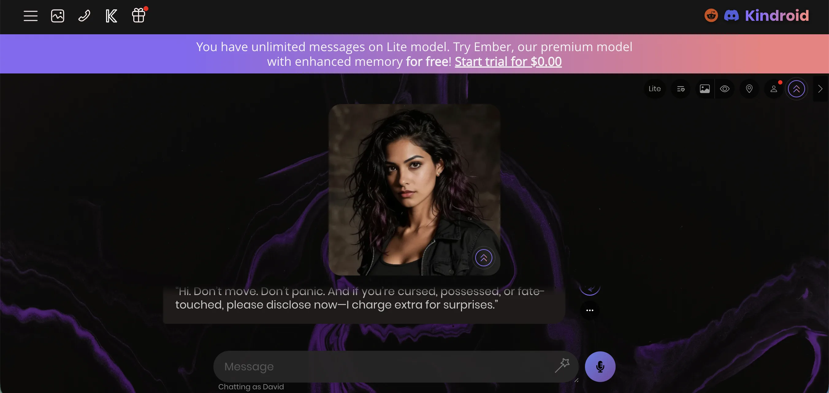 Чат-интерфейс Kindroid: AI-персонаж (девушка с тёмными волосами) с roleplay-сообщением, баннер сверху 'You have unlimited messages on Lite model. Try Ember...'